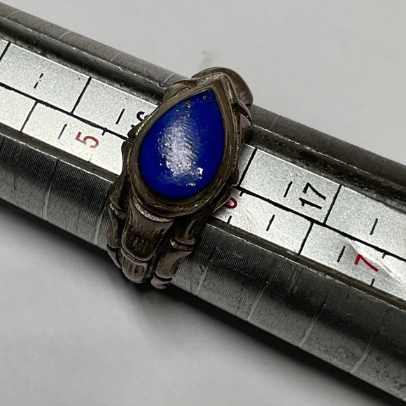Sterling Silver Ring with a Blue Stone. Size 5.5 - Picture 1 of 6